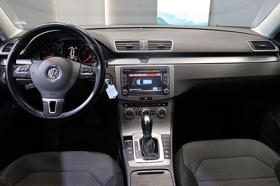 Volkswagen Passat 21 of 23