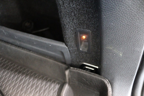 Volkswagen Passat 14 of 23