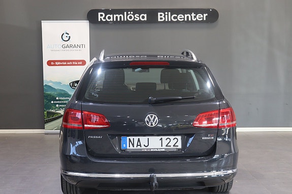 Volkswagen Passat 9 of 23