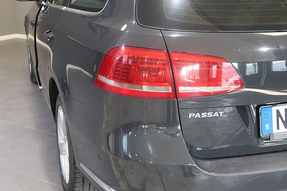 Volkswagen Passat 11 of 23