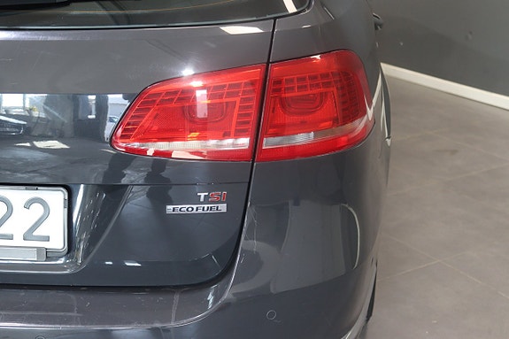 Volkswagen Passat 10 of 23