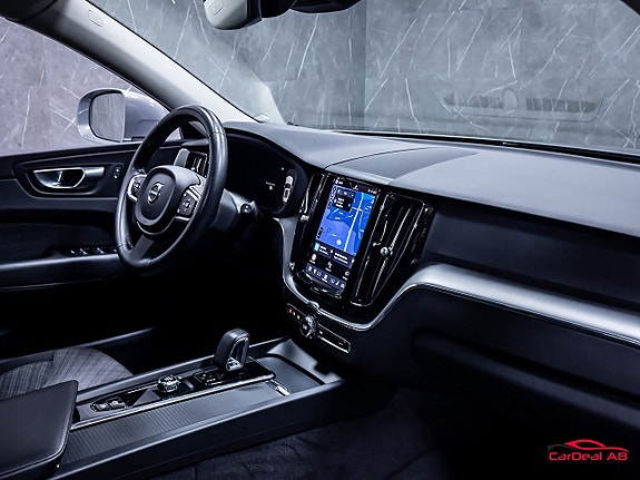 Volvo XC60 13 of 30
