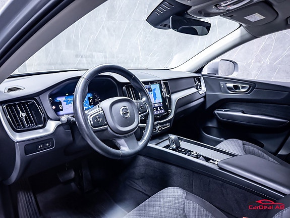 Volvo XC60 11 of 30