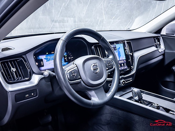 Volvo XC60 12 of 30