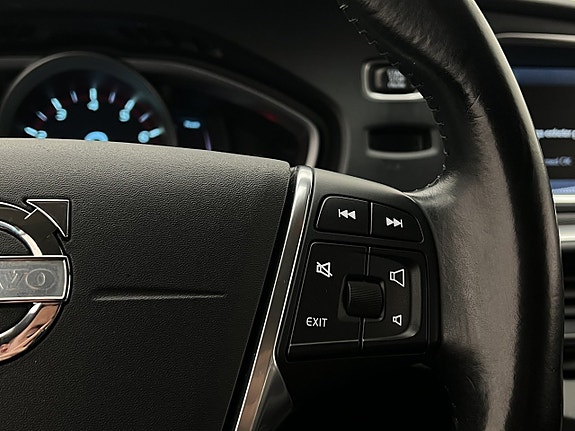 Volvo V40 15 of 27