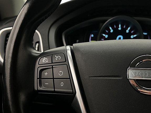 Volvo V40 12 of 27