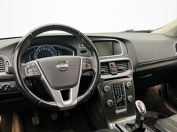 Volvo V40 11 of 27