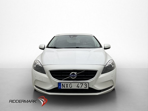Volvo V40 2 of 27