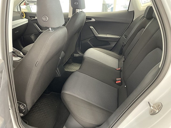 Seat Arona 11 of 19