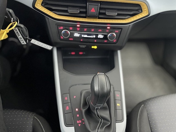 Seat Arona 19 of 19