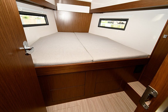 Bavaria C 38 10 of 24
