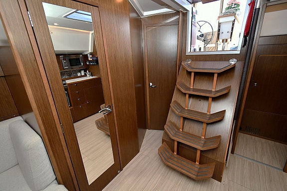 Bavaria C 38 14 of 24