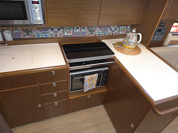 Bavaria C 38 5 of 24