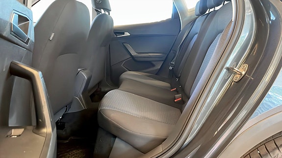 Seat Arona 11 of 13