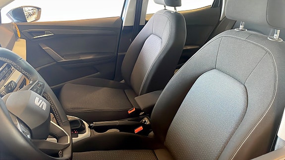 Seat Arona 8 of 13