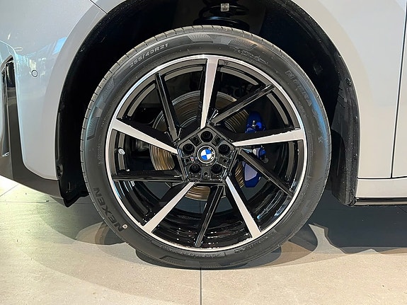 BMW iX3 12 of 12