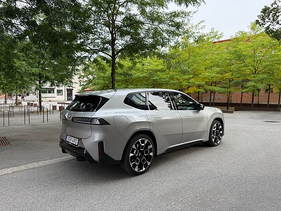 BMW iX3 3 of 12