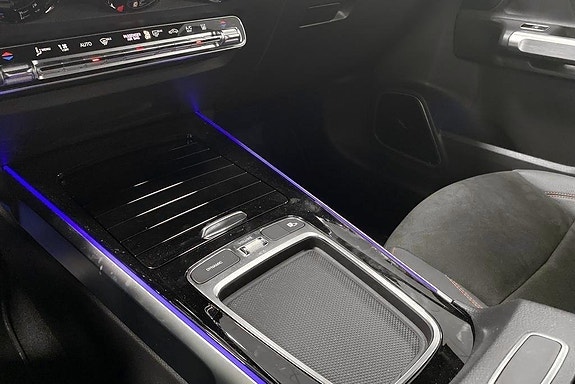 Mercedes-Benz GLB220 d 13 of 14