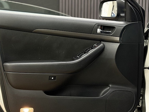 Toyota Avensis 10 of 27