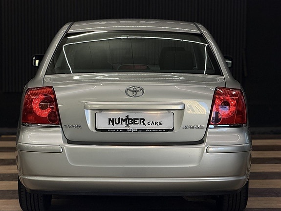 Toyota Avensis 13 of 27