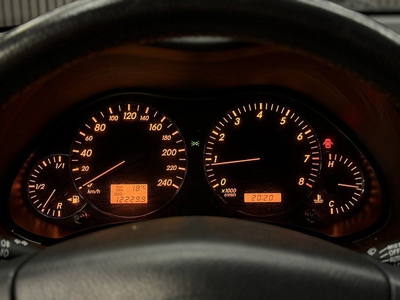Toyota Avensis 20 of 27