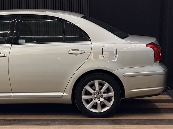 Toyota Avensis 8 of 27