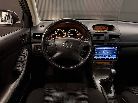Toyota Avensis 18 of 27