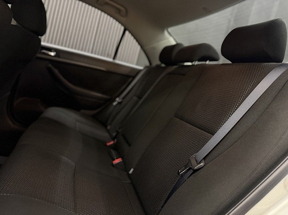 Toyota Avensis 9 of 27