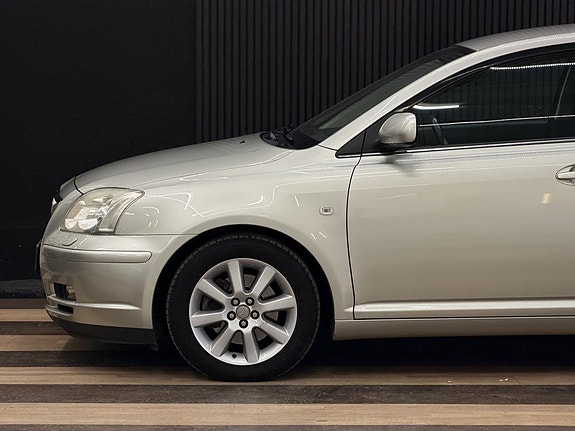 Toyota Avensis 7 of 27