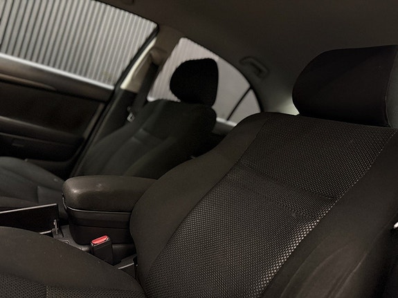 Toyota Avensis 11 of 27