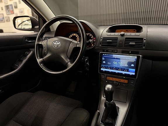 Toyota Avensis 21 of 27