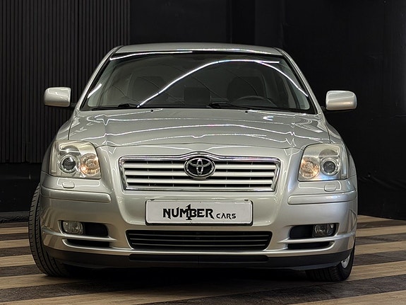 Toyota Avensis 4 of 27