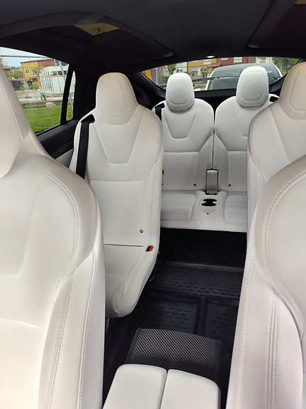 Tesla Model X 2 of 10