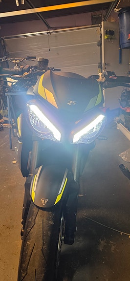 Triumph STREET TRIPLE 765 RS 2 of 5