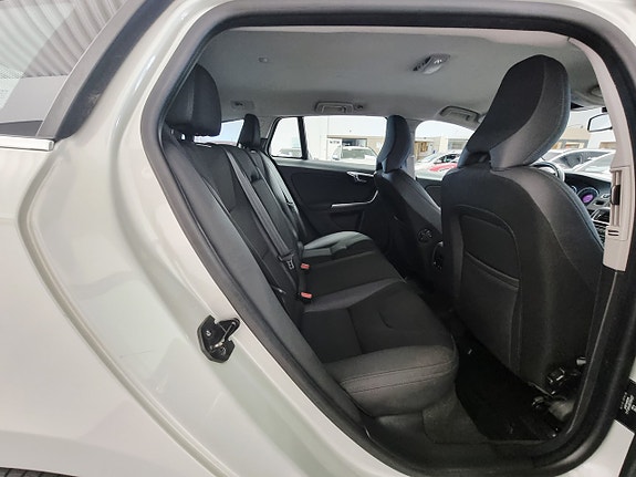 Volvo V60 22 of 29