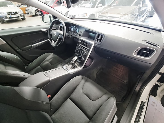 Volvo V60 20 of 29