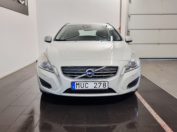 Volvo V60 3 of 29