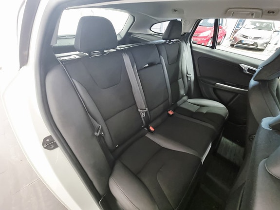 Volvo V60 23 of 29