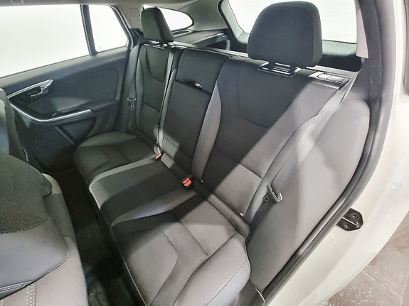 Volvo V60 9 of 29