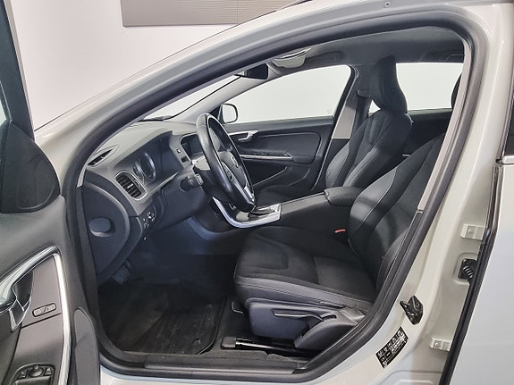 Volvo V60 5 of 29