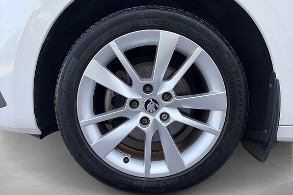Skoda Octavia 9 of 19