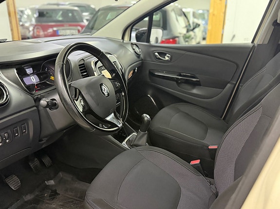 Renault Captur 14 of 16