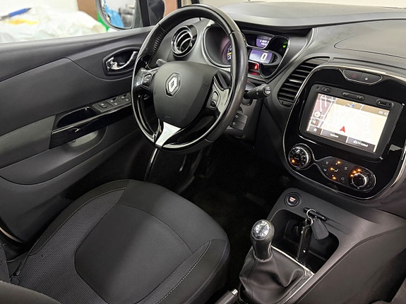 Renault Captur 12 of 16
