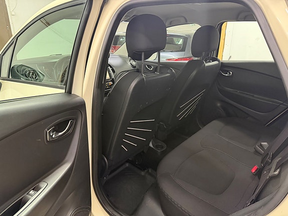 Renault Captur 15 of 16