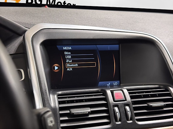 Volvo XC60 17 of 18