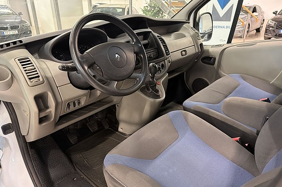 Renault Trafic 8 of 18