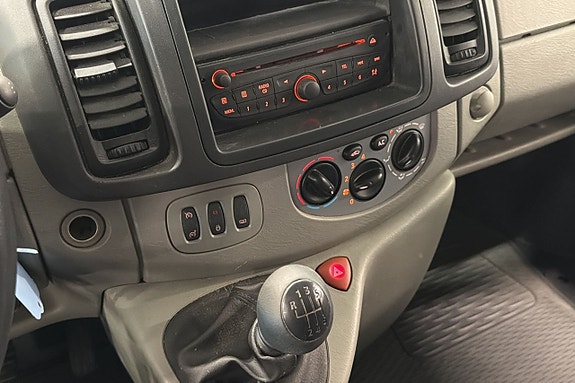 Renault Trafic 10 of 18