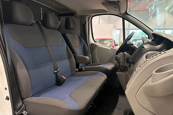 Renault Trafic 14 of 18