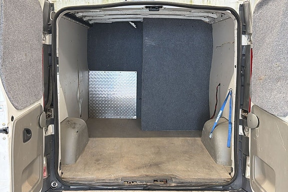 Renault Trafic 16 of 18