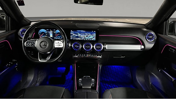 Mercedes-Benz GLB200 7 of 11